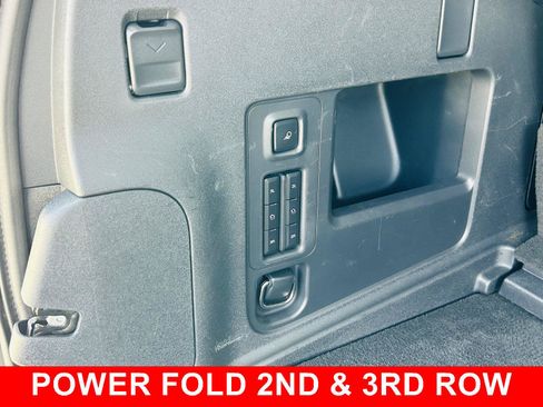 Used 2025 Ford Expedition Active AWD/4WD image 16