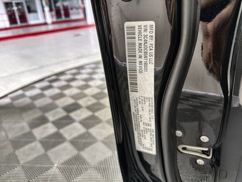 Used 2022 Jeep Compass Limited w/ Sun and Sound Group image 28