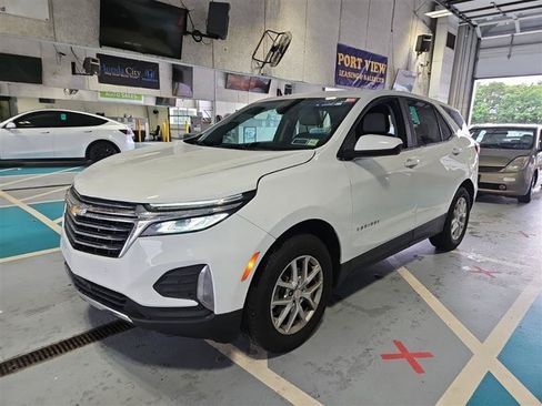 Used 2023 Chevrolet Equinox LT w/ Driver Convenience Package AWD/4WD image 4
