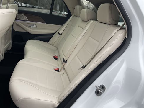 New 2026 Mercedes-Benz GLE 450 4MATIC image 36