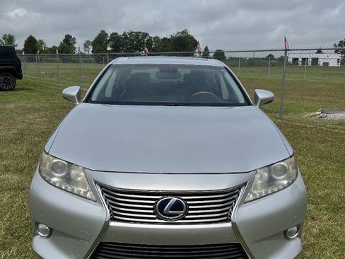 Used 2013 Lexus ES 300h w/ Luxury Pkg FWD image 3