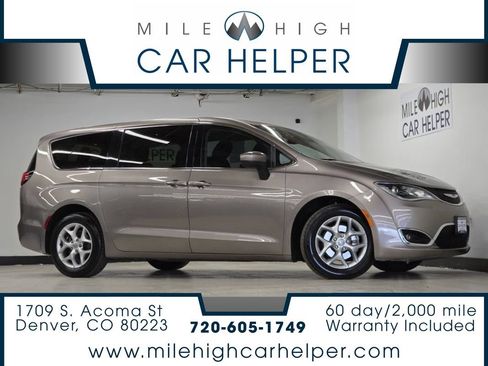 Used 2017 Chrysler Pacifica Touring Plus w/ Tire & Wheel Group FWD image 1