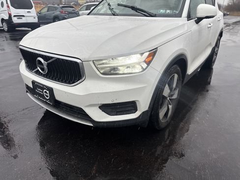 Used 2020 Volvo XC40 T5 Momentum image 10