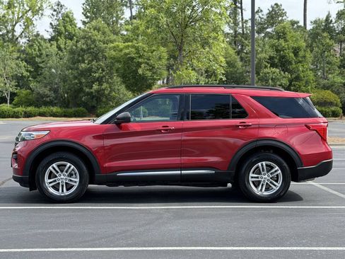 Used 2020 Ford Explorer XLT w/ Comfort Package AWD/4WD image 4