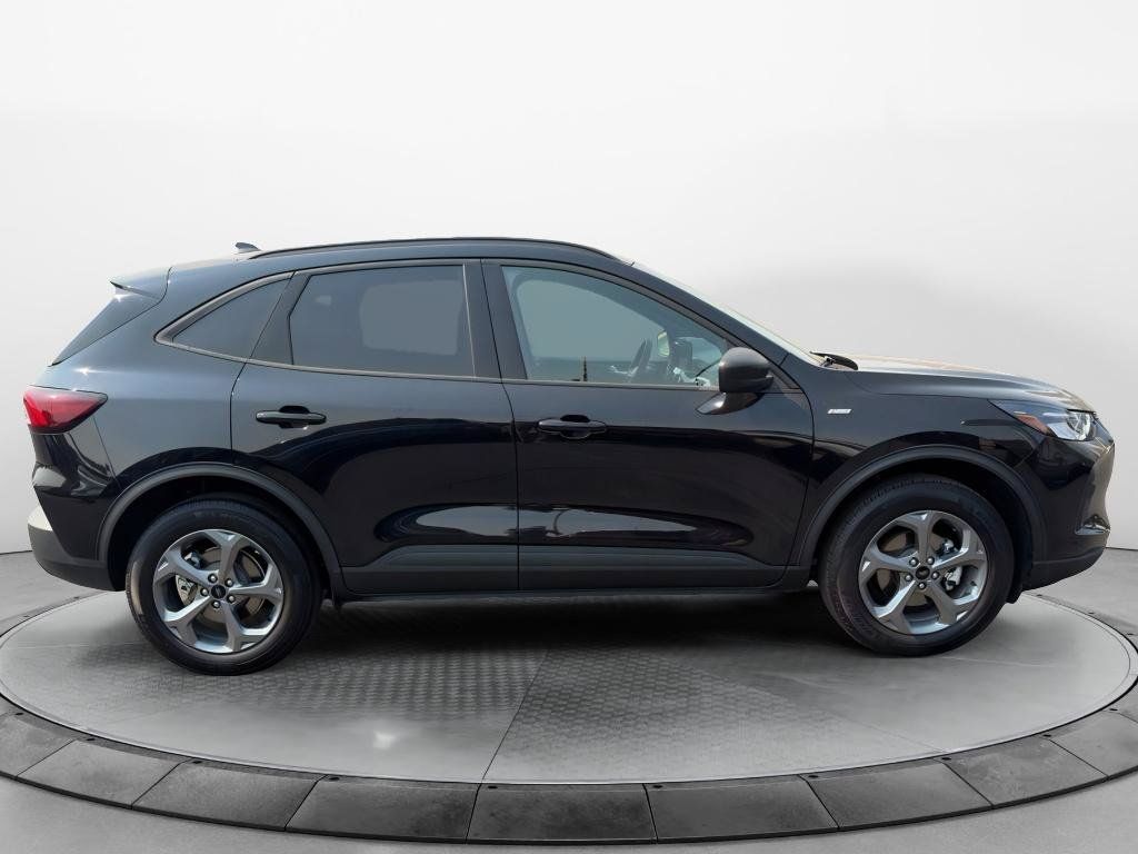 Certified 2026 Ford Escape ST-Line AWD/4WD image 7