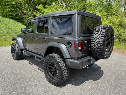 Used 2025 Jeep Wrangler Unlimited Sport image 9
