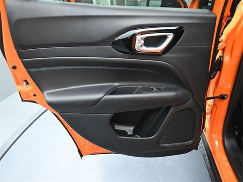 New 2026 Jeep Compass Latitude image 38