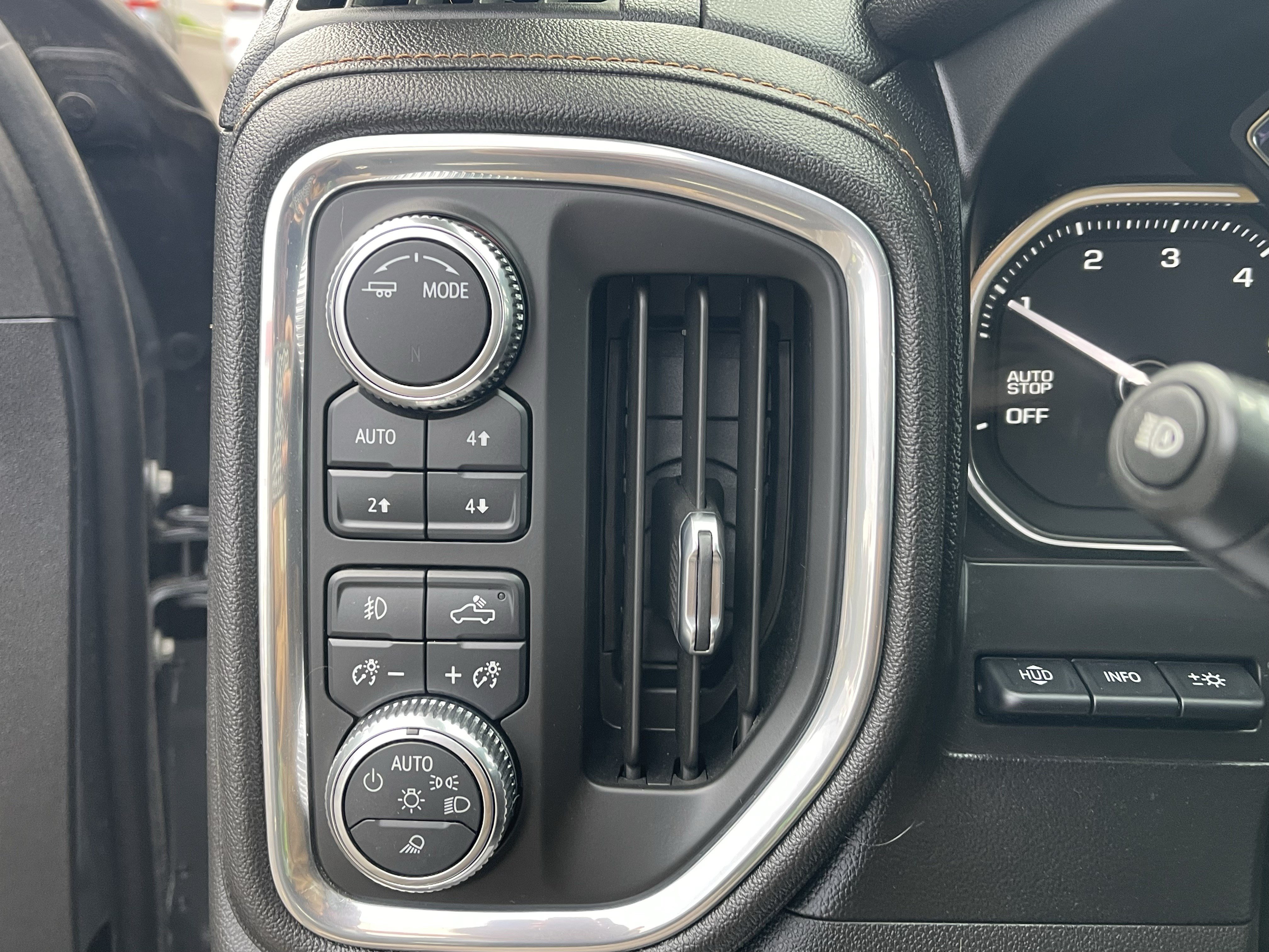 Used 2021 GMC Sierra 1500 AT4 w/ AT4 Value Package AWD/4WD image 25