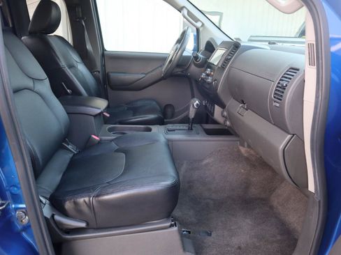 Used 2013 Nissan Frontier PRO-4X AWD/4WD image 41