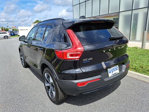 New 2025 Volvo XC40 B5 Plus w/ Protection Package Premier image 4