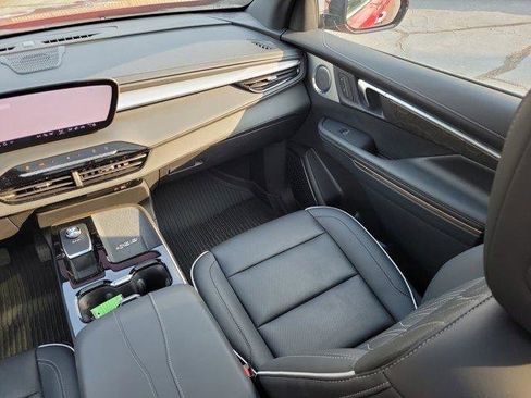 Used 2025 Buick Enclave Avenir w/ Super Cruise Package image 19