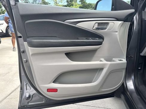 Used 2017 Honda Pilot EX-L image 18