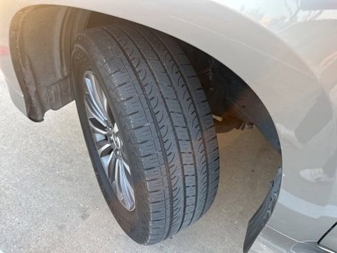 Used 2022 Lexus GX 460 Luxury w/ Off Road Package image 14