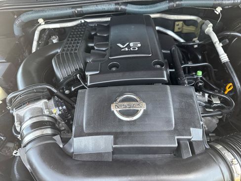 Used 2010 Nissan Frontier SE RWD image 18