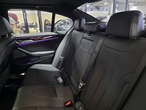 Used 2022 BMW 530e w/ Premium Package image 10