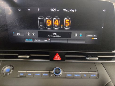 Used 2023 Hyundai Elantra SEL w/ Convenience Package FWD image 25