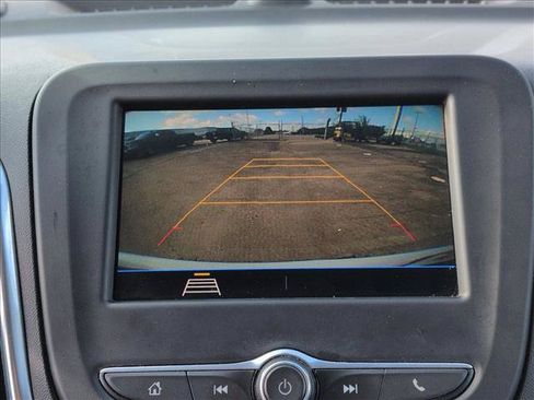 Used 2021 Chevrolet Equinox LS w/ LS Convenience Package FWD image 12