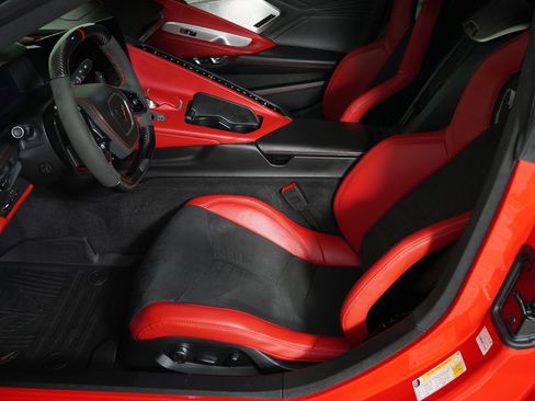 Used 2025 Chevrolet Corvette Z06 w/ Battery Protection Package image 10