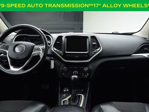 Used 2016 Jeep Cherokee Trailhawk image 4