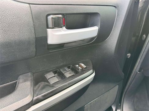 Certified 2017 Toyota Tundra SR5 image 14