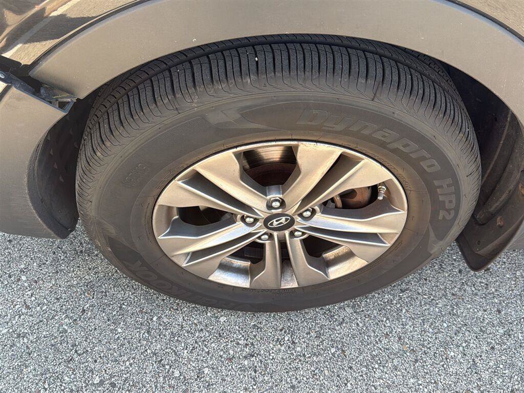 Used 2013 Hyundai Santa Fe Sport FWD image 18
