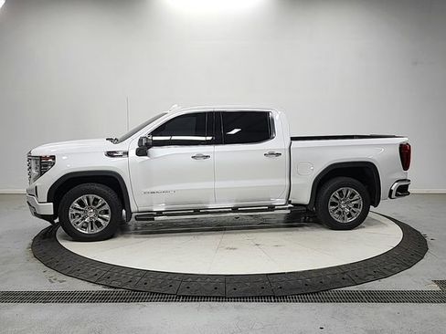 Used 2025 GMC Sierra 1500 Denali AWD/4WD image 4