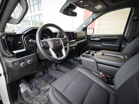 Used 2023 GMC Sierra 1500 SLE image 12