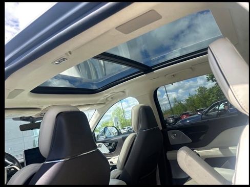 Used 2021 Lincoln Aviator Black Label w/ Dynamic Handling Package AWD/4WD image 9