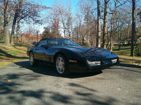 Used 1989 Chevrolet Corvette Convertible image 3