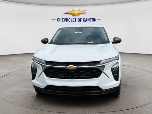 New 2026 Chevrolet Trax LS FWD image 2