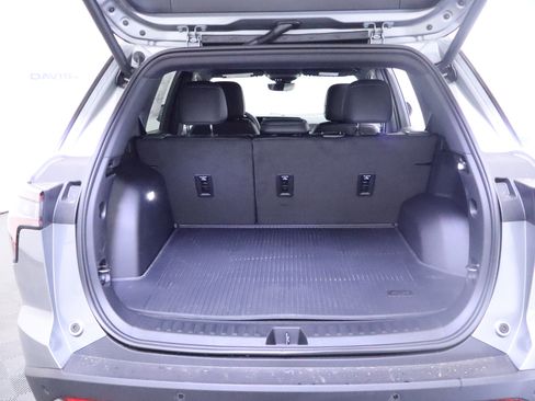 New 2026 Chevrolet Equinox LT w/ Convenience Package II FWD image 9