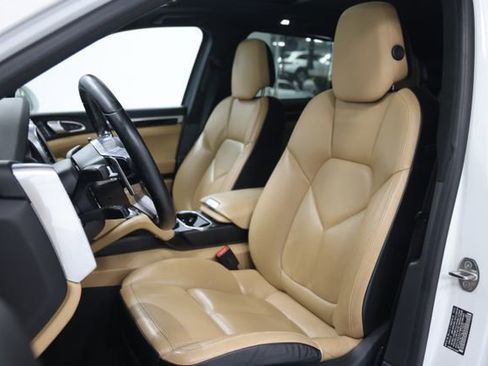 Used 2016 Porsche Cayenne AWD/4WD image 21