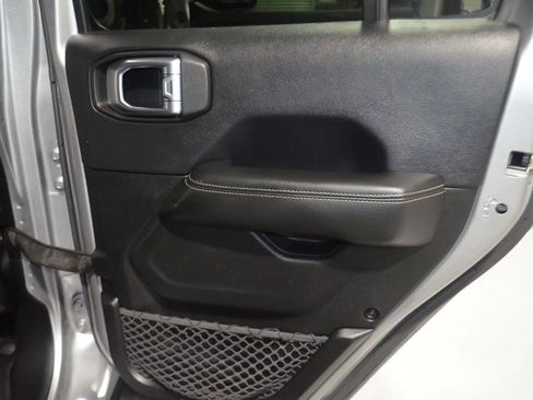 Used 2018 Jeep Wrangler Unlimited Sahara AWD/4WD image 22