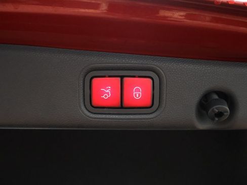 Used 2019 Mercedes-Benz E 300 image 9