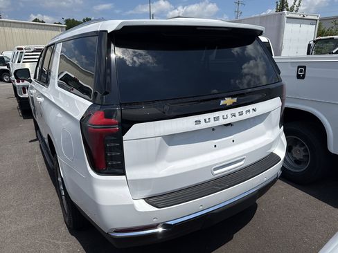 New 2025 Chevrolet Suburban LS image 6