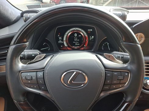 Certified 2022 Lexus LS 500 AWD w/ Interior Upgrade Package image 21