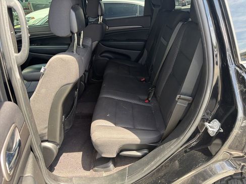 Used 2018 Jeep Grand Cherokee Laredo image 8