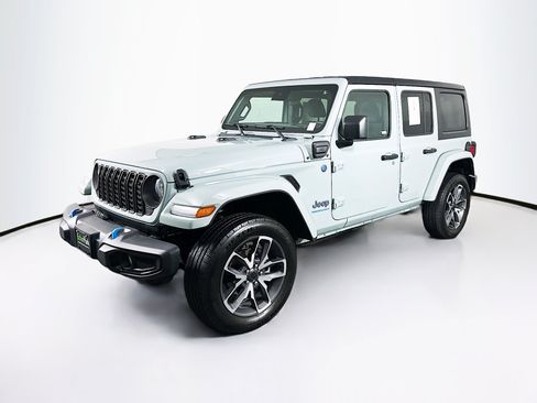 Used 2024 Jeep Wrangler Unlimited w/ Convenience Group AWD/4WD image 3