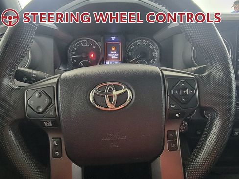 Used 2020 Toyota Tacoma TRD Off-Road w/ TRD Premium Off Road Package AWD/4WD image 18