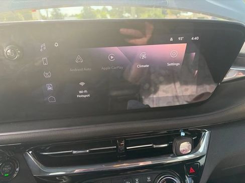 Used 2025 Buick Envista Sport Touring w/ Convenience I Package FWD image 4