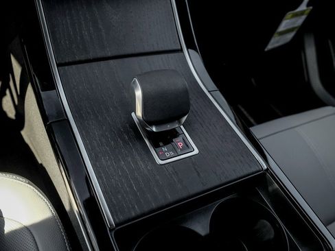 New 2026 Land Rover Range Rover Velar Dynamic SE image 15