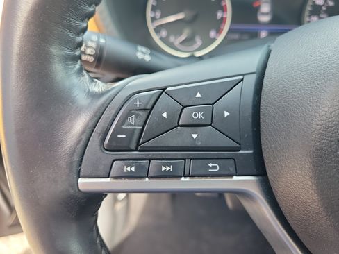 Certified 2020 Nissan Sentra SV w/ SV Premium Package FWD image 17