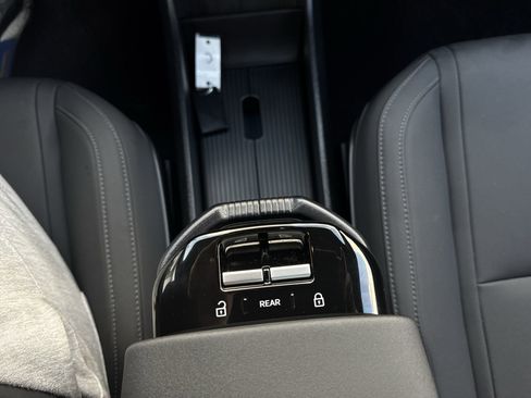 Used 2025 Volvo EX30 Ultra w/ Climate Package image 34