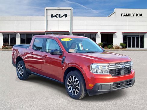 Used 2024 Ford Maverick Lariat FWD image 1