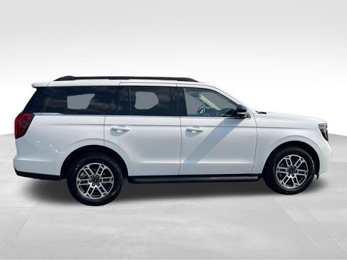 Used 2025 Ford Expedition Active AWD/4WD image 6