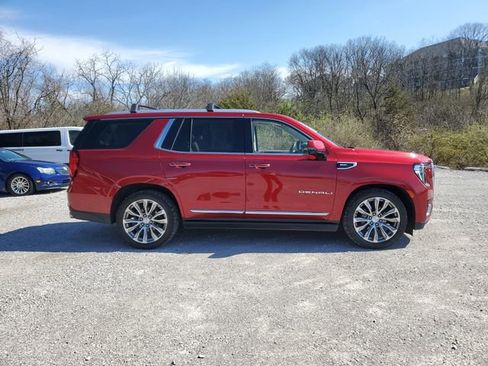 Used 2021 GMC Yukon Denali w/ Denali Ultimate Package image 3