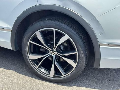 Used 2022 Volkswagen Tiguan SEL R-Line AWD/4WD image 8