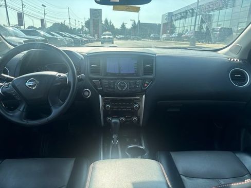 Used 2020 Nissan Pathfinder SL AWD/4WD image 24