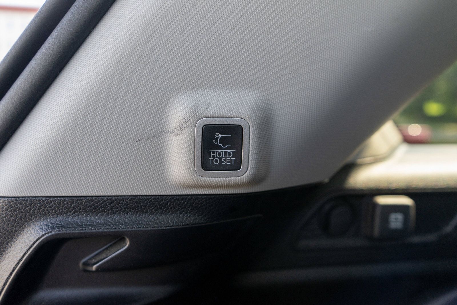 Used 2023 Jeep Grand Cherokee Limited w/ Luxury Tech Group II AWD/4WD image 10