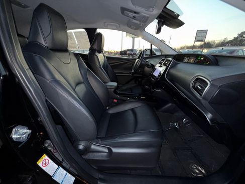 Used 2022 Toyota Prius XLE image 24